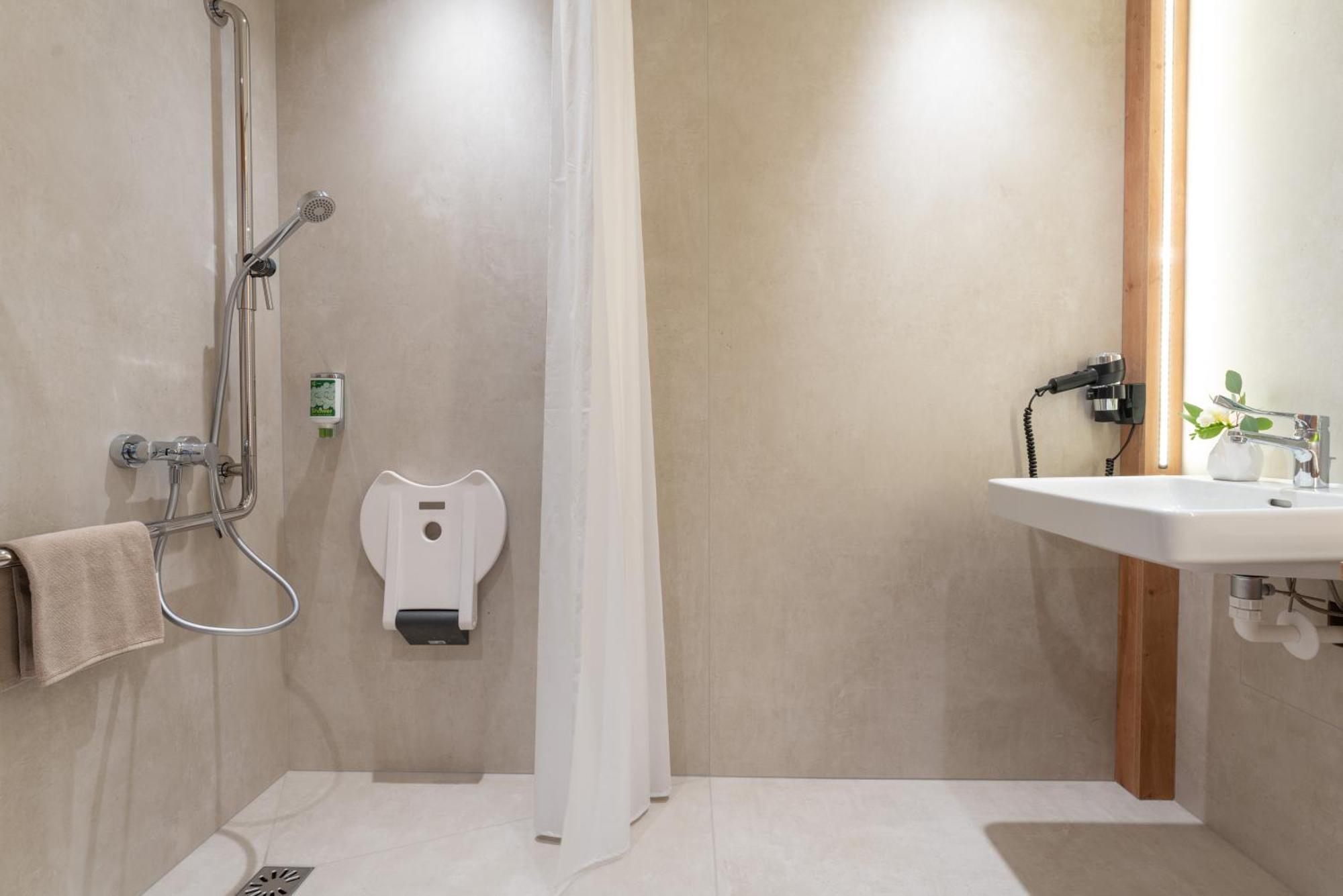 Eee Hotel Eberstalzell מראה חיצוני תמונה