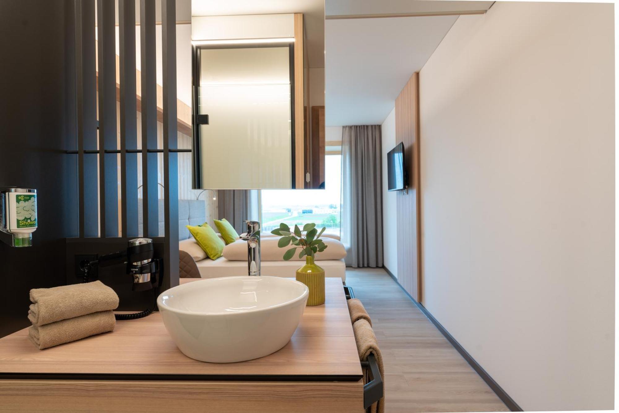 Eee Hotel Eberstalzell מראה חיצוני תמונה