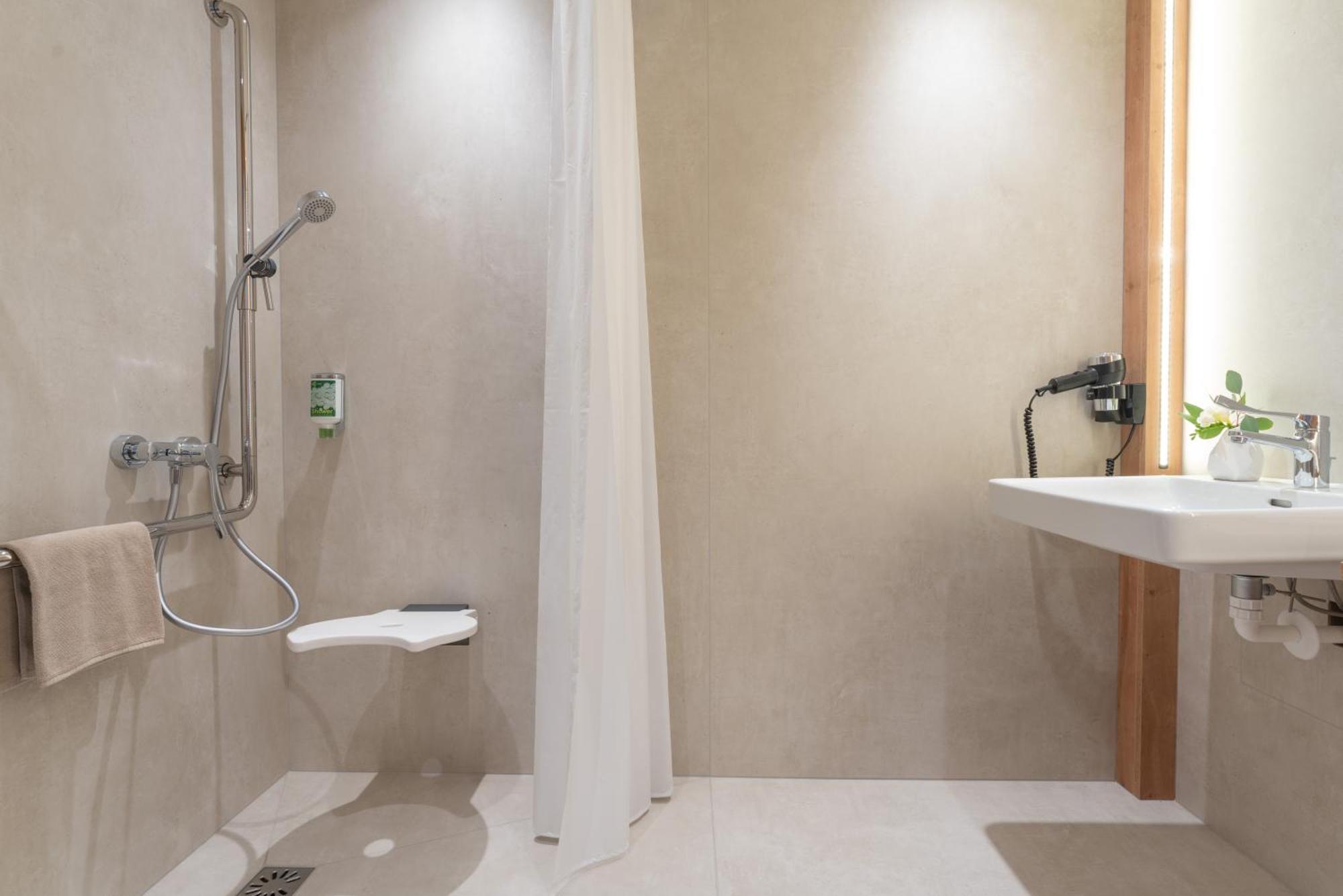 Eee Hotel Eberstalzell מראה חיצוני תמונה